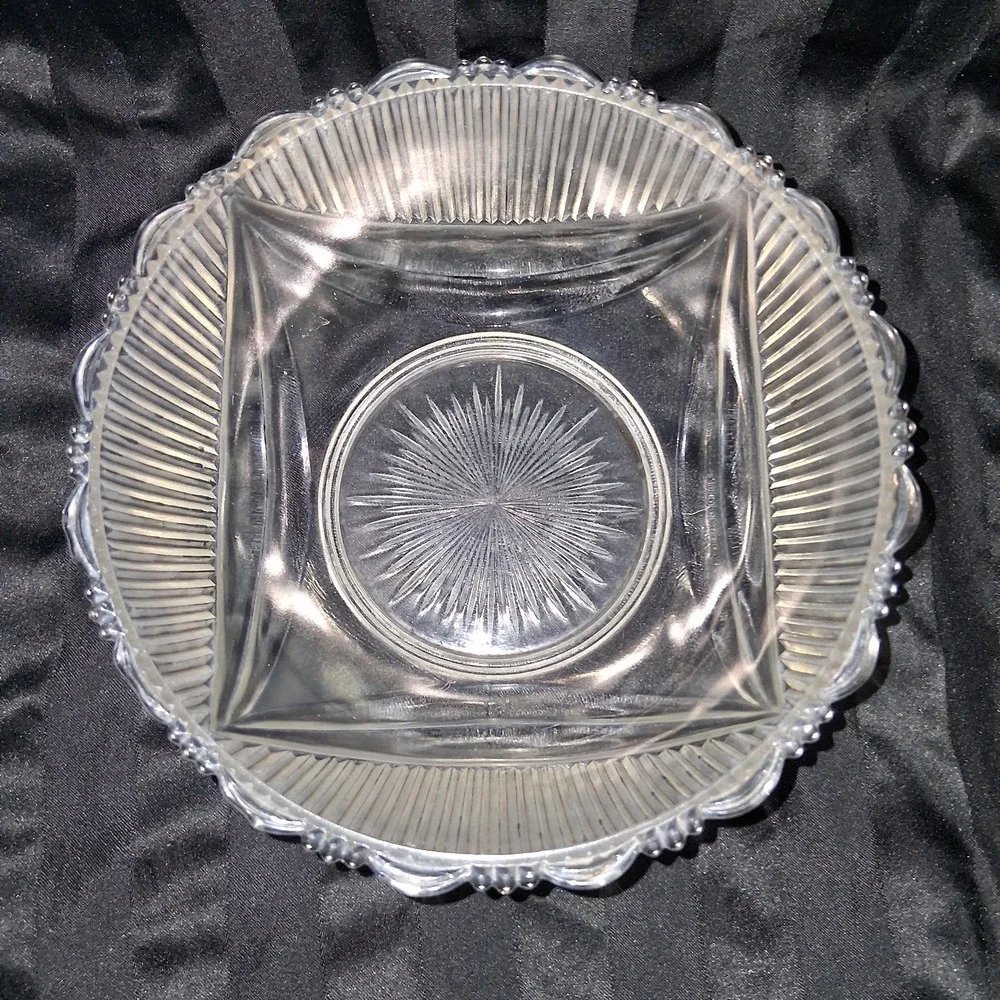 Starburst‎ Elegant Fluted Edge Glass Bowl Ridged Sides 7.5